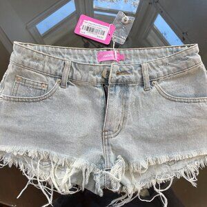 Edikted Frayed Vintage Washed Denim Shorts
